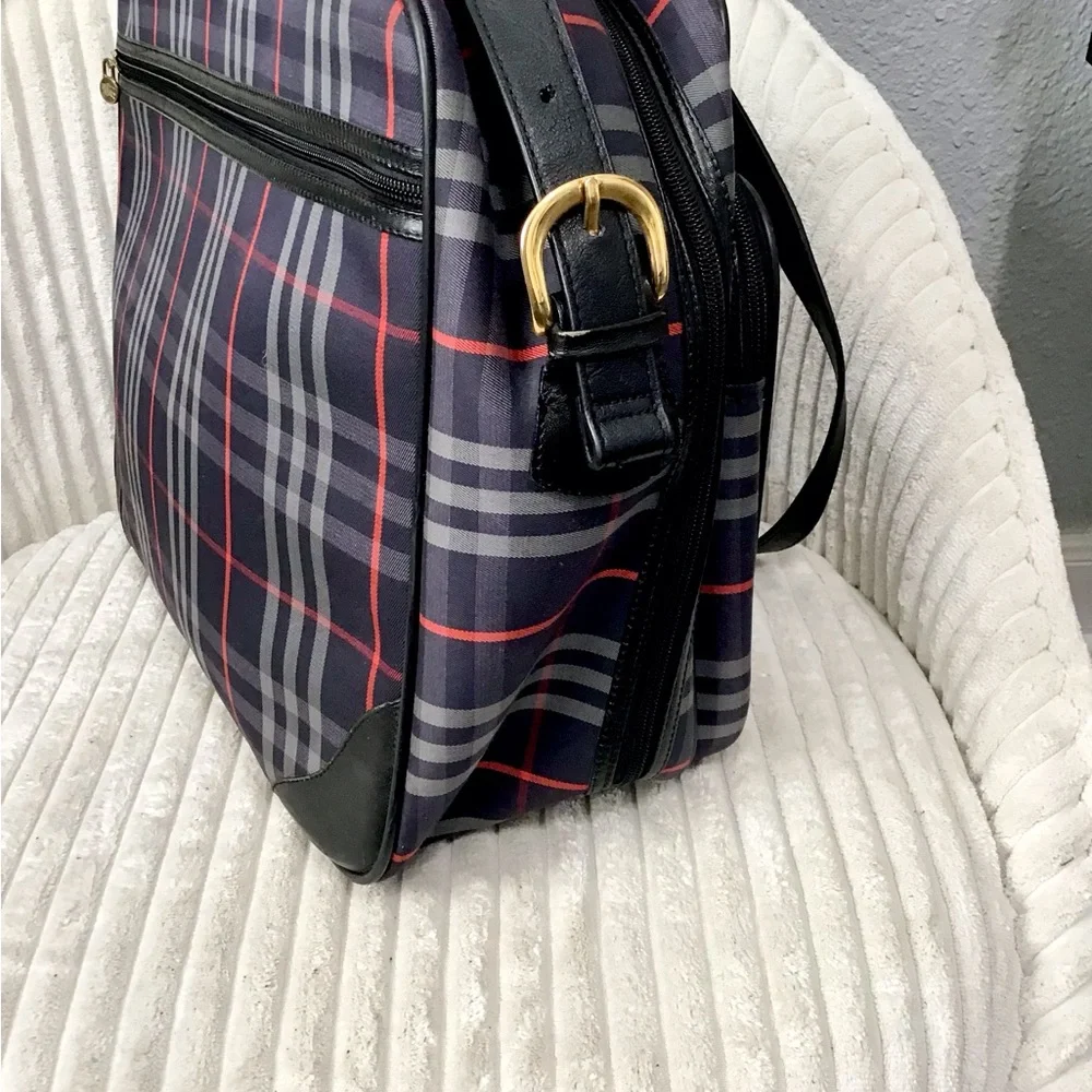 Burberry Travel Bags - Picture 11 of 16